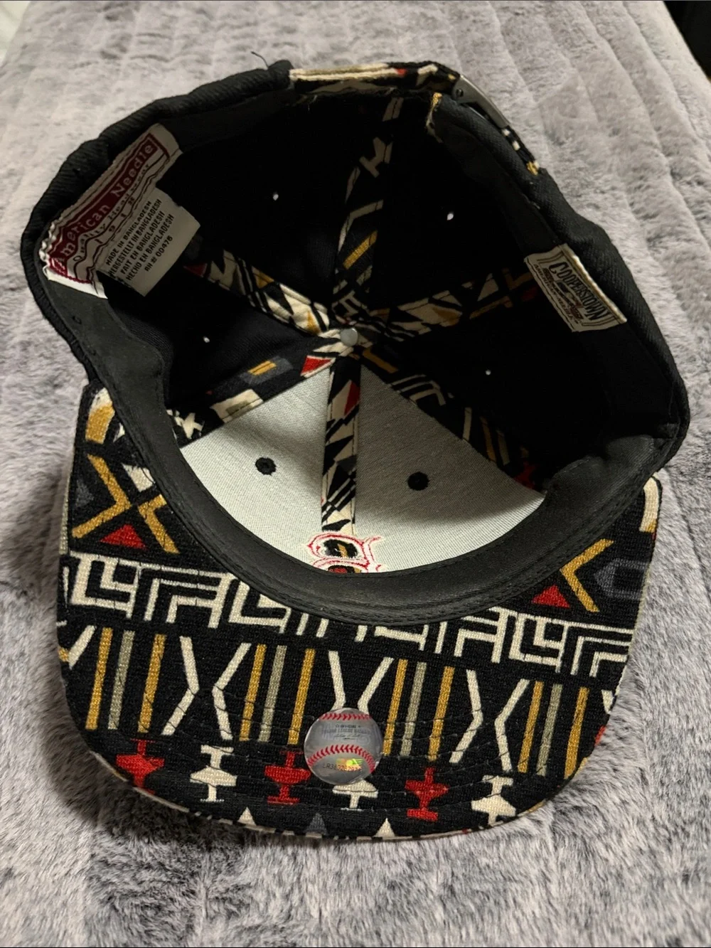 Boston Res Sox Aztec pattern hat